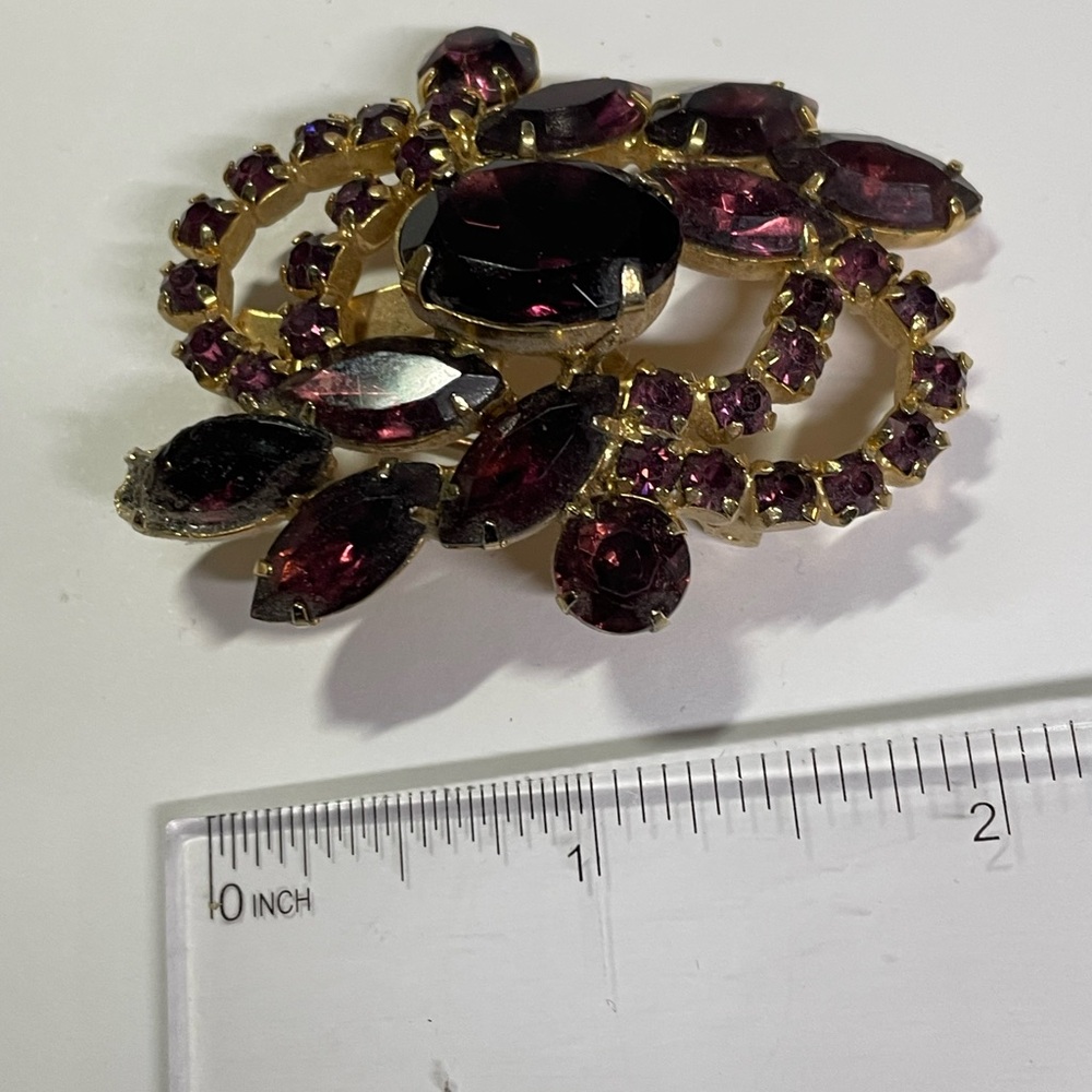 Gold and Purple Floral Brooch with Faceted Stones - Picture 3 of 3